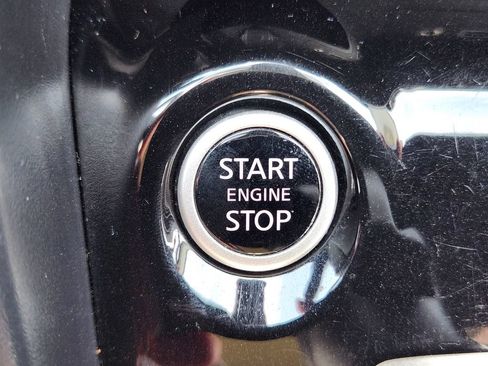 Used 2025 Nissan Versa SV FWD image 21