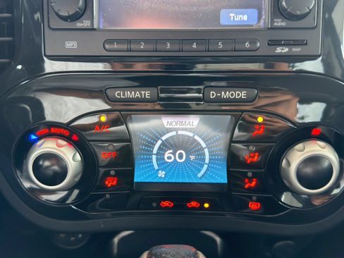 Used 2014 Nissan Juke SL FWD image 31