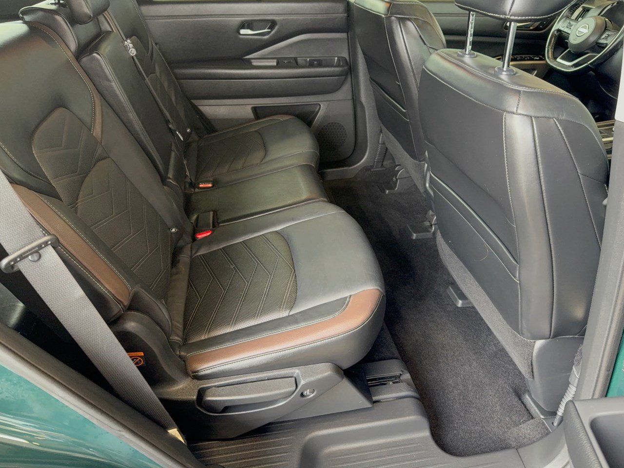 Used 2022 Nissan Pathfinder Platinum w/ Cargo Package AWD/4WD image 29