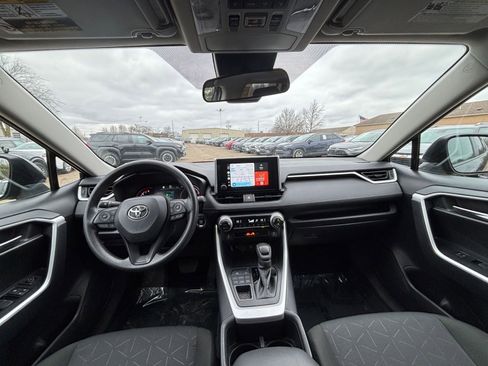 Used 2025 Toyota RAV4 XLE image 34
