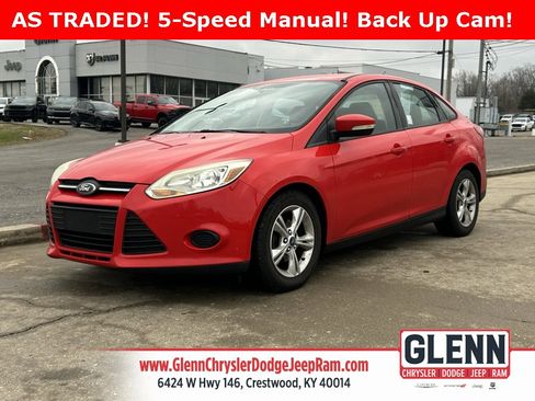 Used 2013 Ford Focus SE w/ SE Winter Pkg image 1