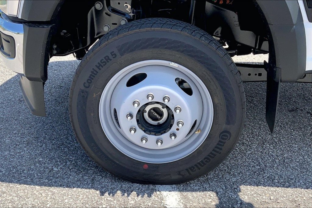 New 2026 Ford F550 4x4 Regular Cab Super Duty image 11