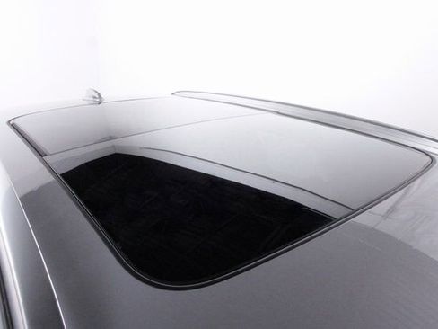 Certified 2025 Volvo XC40 B5 Core image 30