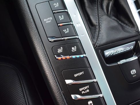 Used 2017 Porsche Macan AWD/4WD image 37