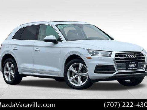 Used 2020 Audi Q5 2.0T Premium image 1