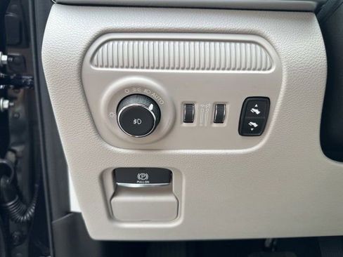 New 2024 Jeep Grand Wagoneer L 4WD w/ Flexible Seating Group image 12