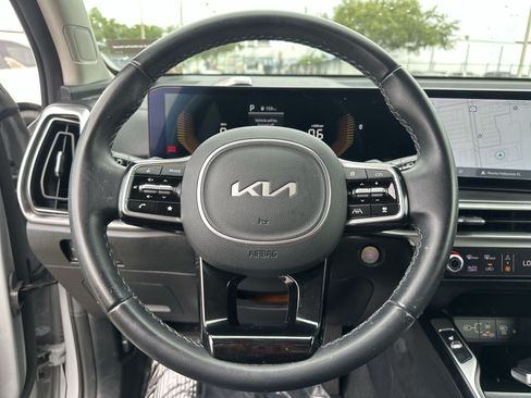 Certified 2025 Kia Sorento S w/ Panoramic Sunroof Package FWD image 11