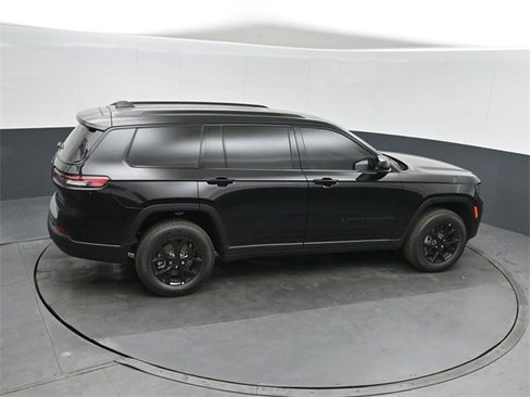 New 2025 Jeep Grand Cherokee L Altitude image 31