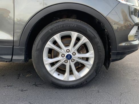 Used 2018 Ford Escape SE image 25