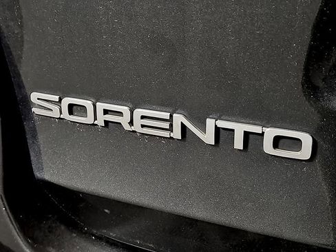 Used 2020 Kia Sorento S FWD image 30
