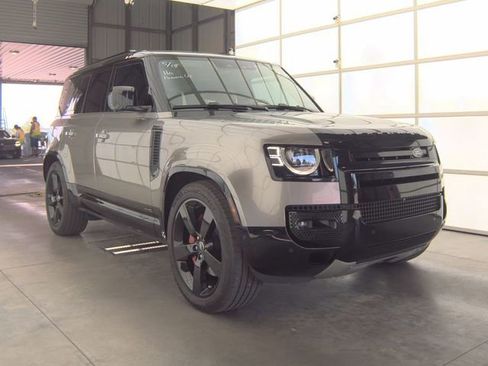 Used 2024 Land Rover Defender 110 X AWD/4WD image 5