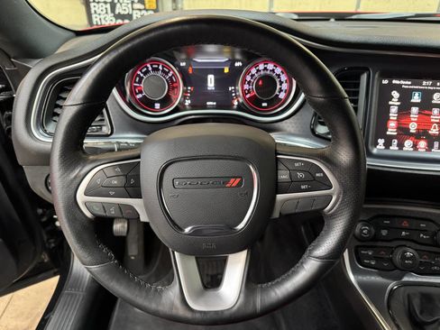 Used 2016 Dodge Challenger R/T Scat Pack w/ Leather Interior Group image 23