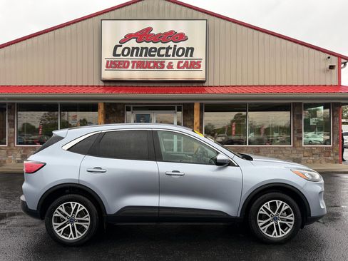 Used 2022 Ford Escape SEL w/ Technology Package image 3