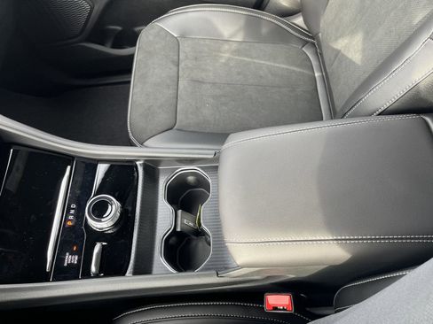 New 2026 Jeep Grand Cherokee Altitude image 23