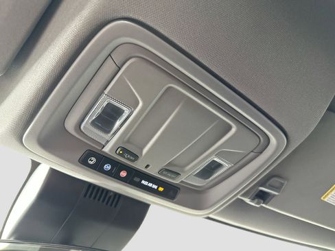 Used 2023 Chevrolet Silverado 1500 Custom image 17