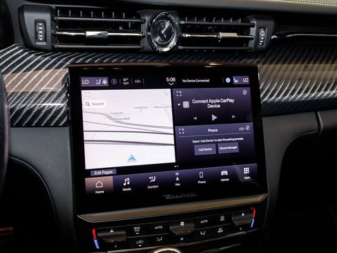 Used 2022 Maserati Quattroporte Trofeo RWD image 37