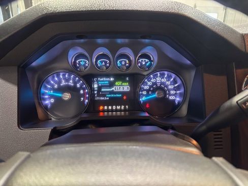 Used 2016 Ford F250 Lariat w/ Lariat Interior Package image 18