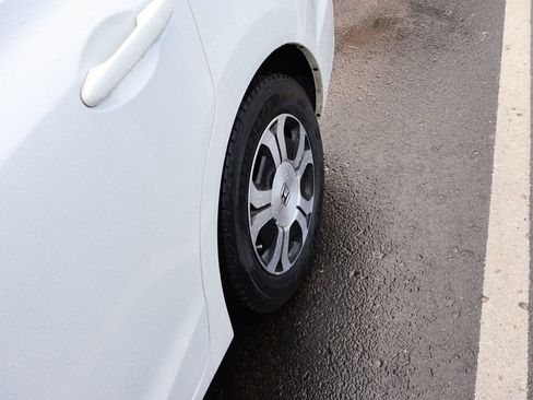 Used 2013 Honda Civic Hybrid Sedan image 12