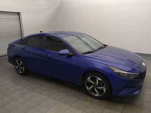 Used 2023 Hyundai Elantra SEL w/ Convenience Package FWD image 11