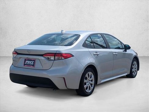 Used 2024 Toyota Corolla LE FWD image 5