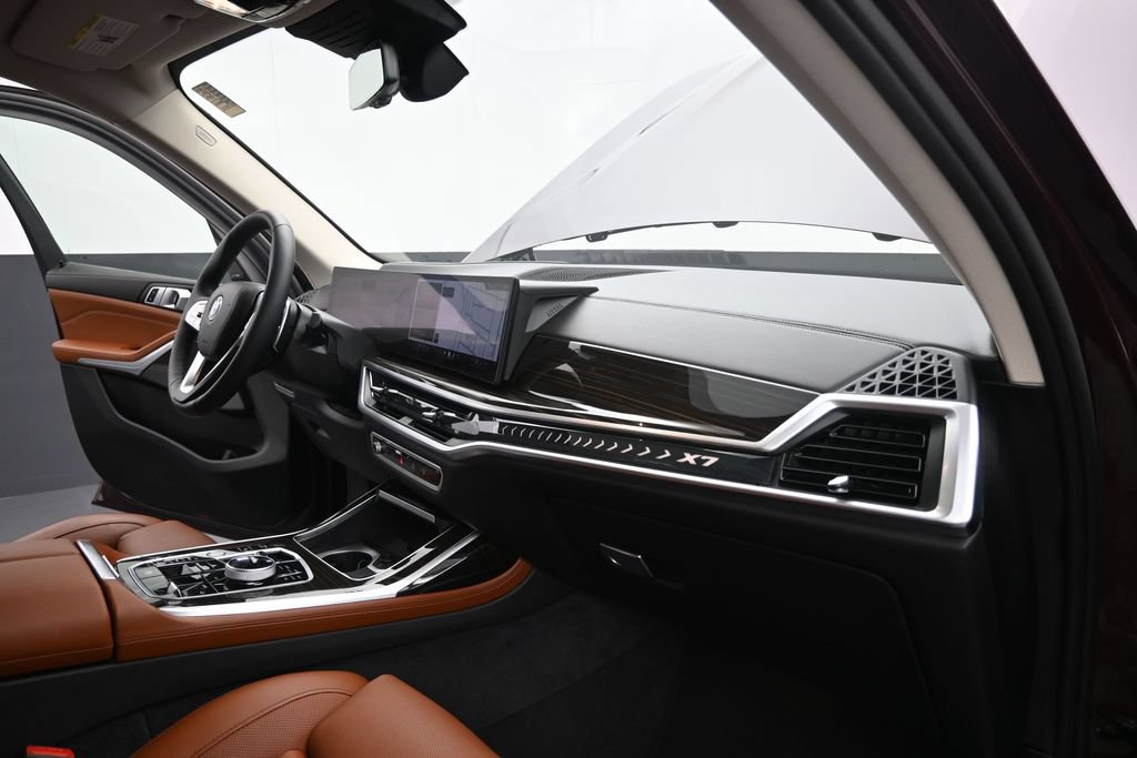 Certified 2024 BMW X7 xDrive40i w/ Executive Package AWD/4WD image 19