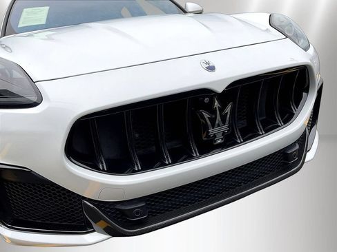 Used 2023 Maserati Grecale Trofeo AWD/4WD image 32