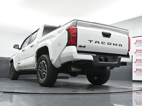 Used 2024 Toyota Tacoma TRD Sport AWD/4WD image 21