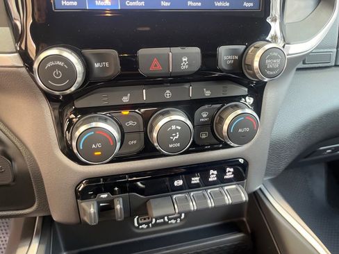 New 2022 RAM 2500 Big Horn w/ Level C Equiment Group image 43