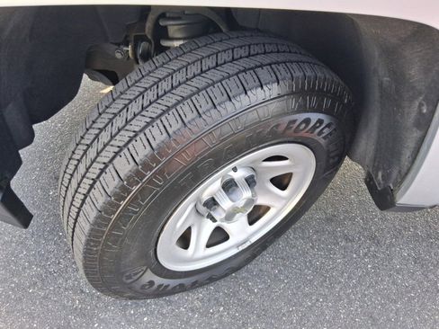 Used 2017 Chevrolet Silverado 1500 W/T RWD image 15