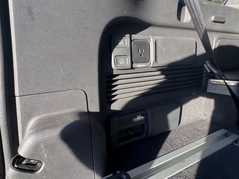 Used 2023 Rivian R1S Adventure AWD/4WD image 24