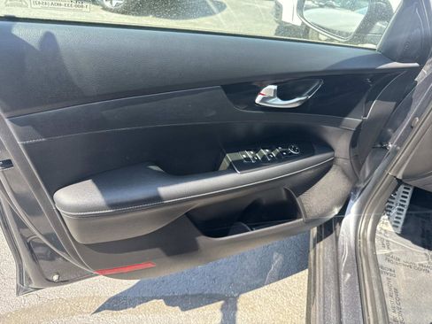 Used 2023 Kia Forte GT-Line w/ GT-Line Technology Package FWD image 17
