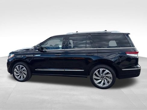 Certified 2023 Lincoln Navigator Reserve AWD/4WD image 5