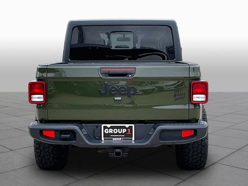 Used 2023 Jeep Gladiator Sport AWD/4WD image 4