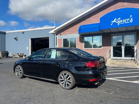 Used 2014 Volkswagen Jetta GLI Autobahn FWD image 4