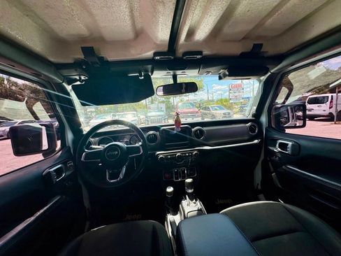 Used 2019 Jeep Wrangler Unlimited Sahara AWD/4WD image 18