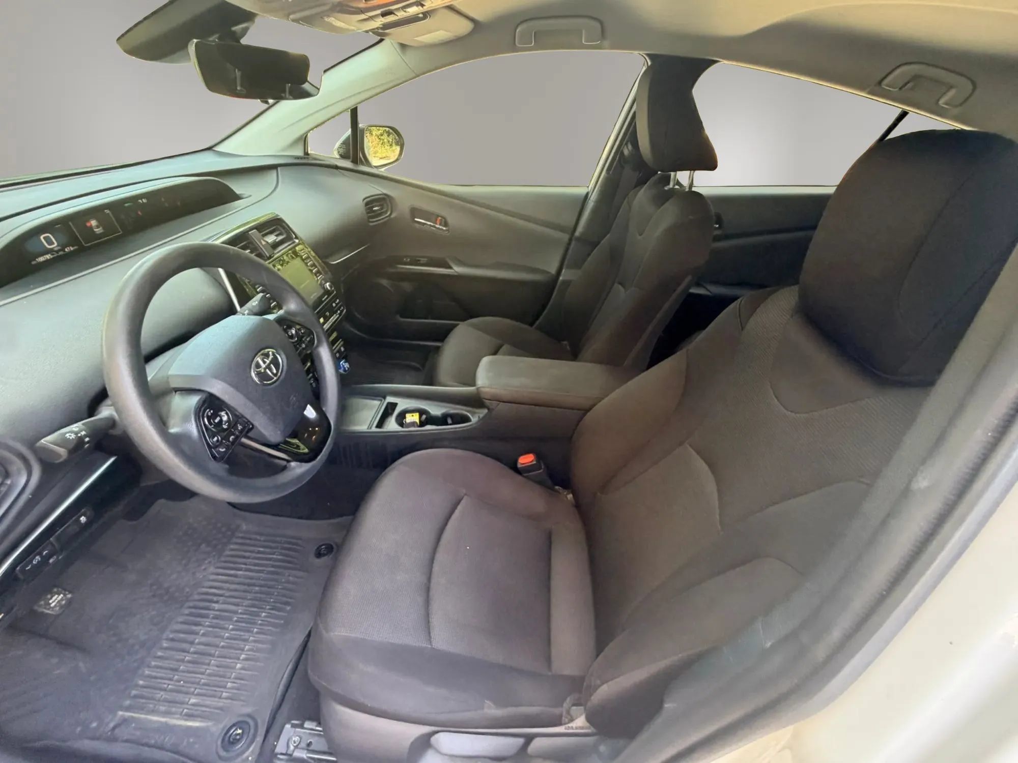 Used 2022 Toyota Prius L Eco FWD image 19