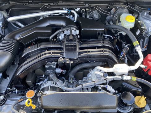 Used 2025 Subaru Crosstrek 2.5i Limited w/ Crosstrek Mirror Package image 24