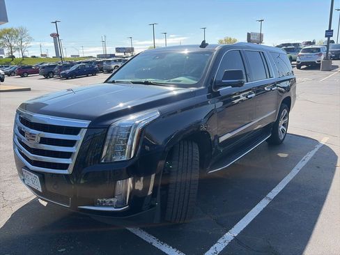 Used 2016 Cadillac Escalade ESV Luxury AWD/4WD image 1