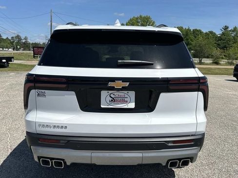 New 2026 Chevrolet Traverse LT w/ Sun and Wheel Package FWD image 4