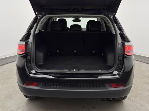 Used 2018 Jeep Compass Altitude image 29