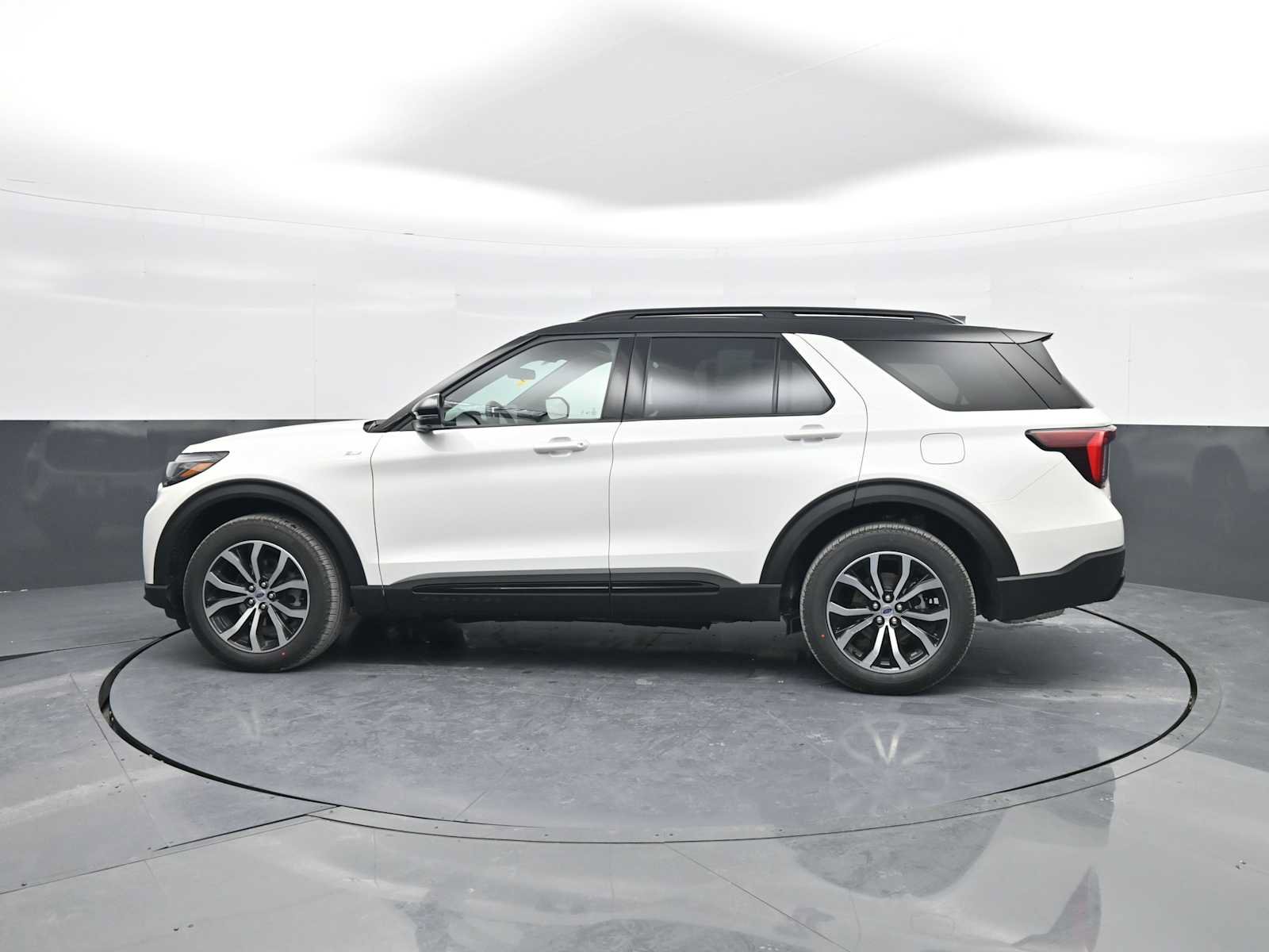 New 2026 Ford Explorer ST-Line AWD/4WD image 5