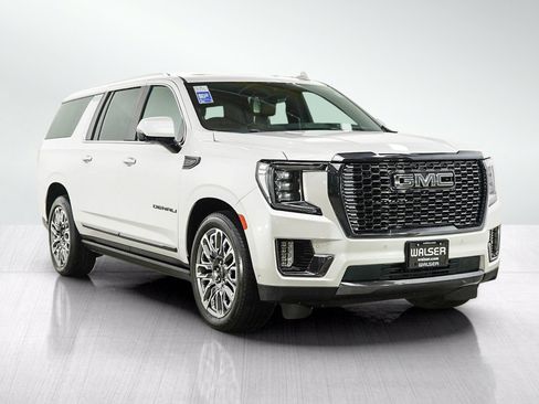 Used 2024 GMC Yukon XL Denali Ultimate AWD/4WD image 7