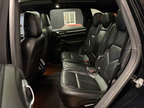 Used 2014 Porsche Cayenne Diesel AWD/4WD image 22