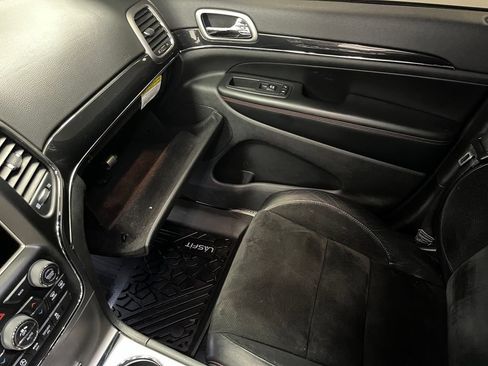 Used 2017 Jeep Grand Cherokee Trailhawk AWD/4WD image 40