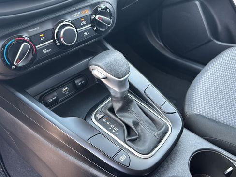 Used 2025 Kia Soul LX FWD image 18