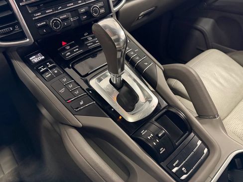 Used 2014 Porsche Cayenne Diesel Platinum Edition AWD/4WD image 10