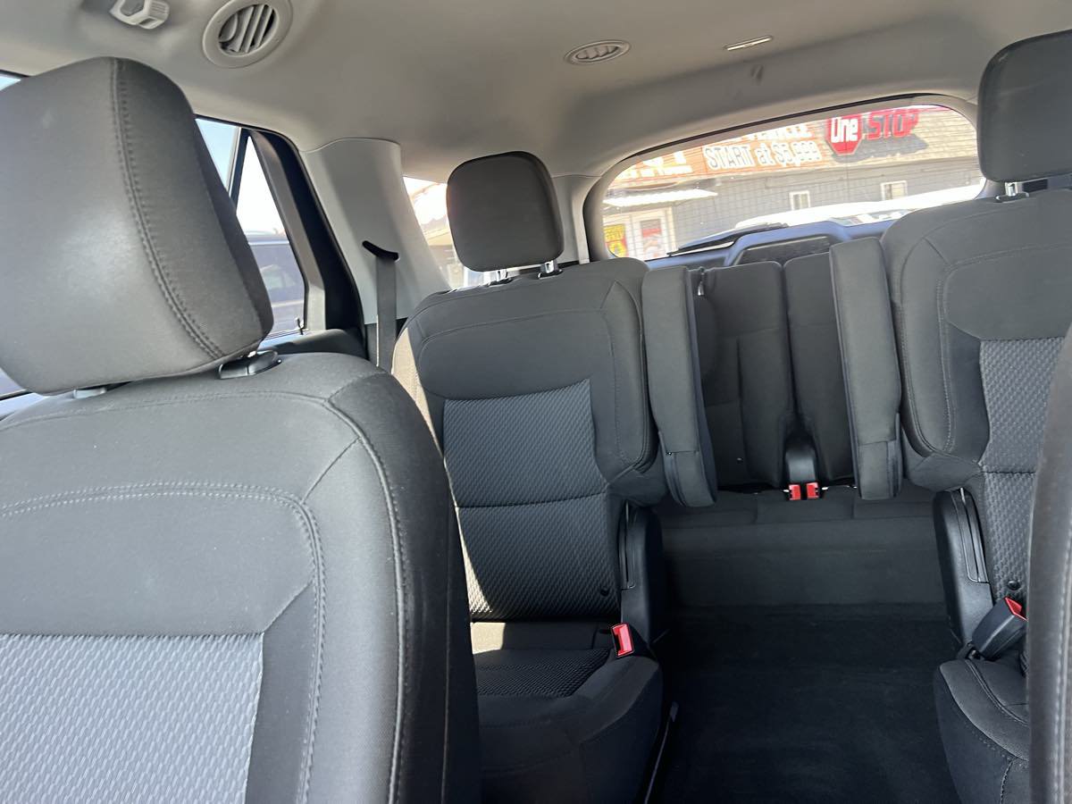 Used 2023 Ford Explorer XLT AWD/4WD image 14