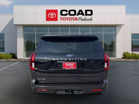 Used 2025 Ford Expedition Active AWD/4WD image 4