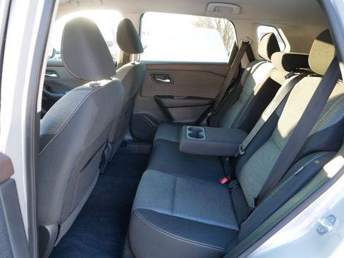 Certified 2022 Nissan Rogue SV image 35