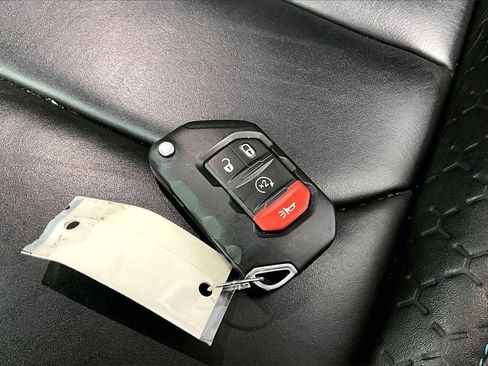 Used 2024 Jeep Wrangler High Altitude image 10